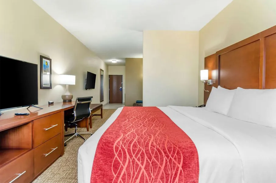 Comfort Inn & Suites Salina North hotel detail image 6