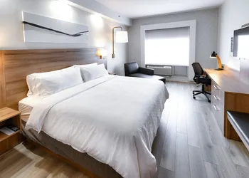 Holiday Inn Express & Suites Trois Rivieres Ouest by IHG hotel thumbnail 2