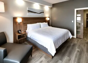 Holiday Inn Express & Suites Trois Rivieres Ouest by IHG hotel thumbnail 6