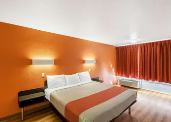 Motel 6 Fort Worth, TX - Stockyards hotel thumbnail 5