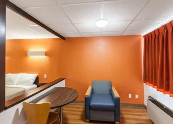 Motel 6 Fort Worth, TX - Stockyards hotel thumbnail 7