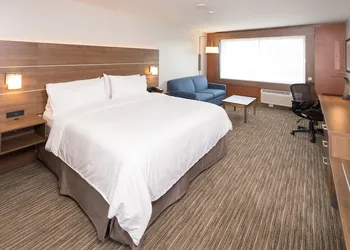 Holiday Inn Express and Suites Kalamazoo West by IHG hotel thumbnail 4