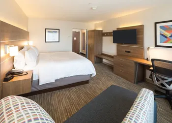 Holiday Inn Express and Suites Kalamazoo West by IHG hotel thumbnail 5