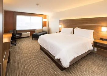 Holiday Inn Express and Suites Kalamazoo West by IHG hotel thumbnail 6