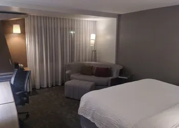 Courtyard by Marriott Lenox Berkshires hotel thumbnail 6