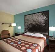 Super 8 by Wyndham Mt. Vernon IL hotel detail image 7