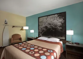 Super 8 by Wyndham Mt. Vernon IL hotel thumbnail 7