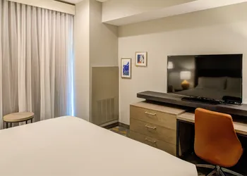 Holiday Inn Hotel & Suites Houston West - Katy Mills by IHG hotel thumbnail 2