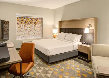 Holiday Inn Hotel & Suites Houston West - Katy Mills by IHG hotel thumbnail 3