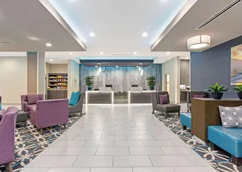 La Quinta Inn & Suites by Wyndham Sweetwater East hotel thumbnail 2