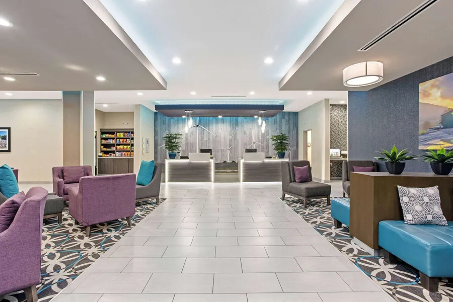 La Quinta Inn & Suites by Wyndham Sweetwater East hotel detail image 2