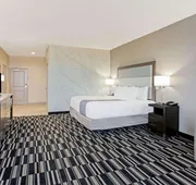 La Quinta Inn & Suites by Wyndham Sweetwater East hotel detail image 4