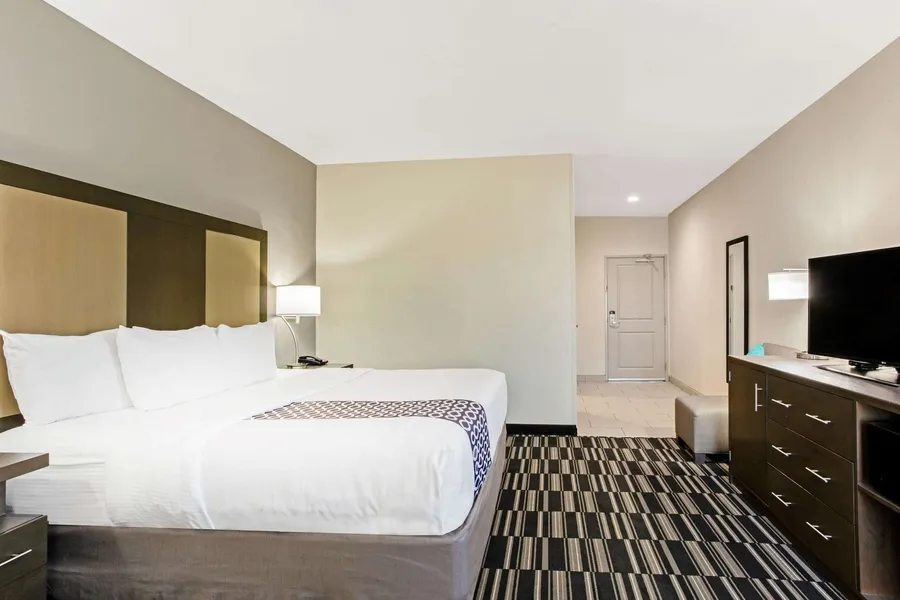 La Quinta Inn & Suites by Wyndham Sweetwater East hotel detail image 6