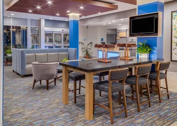 Holiday Inn Express & Suites Rice Lake by IHG hotel thumbnail 4