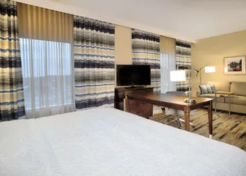 Hampton Inn & Suites Baltimore/Aberdeen hotel thumbnail 4