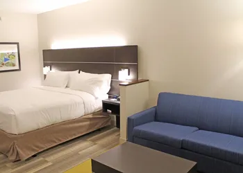 Holiday Inn Express & Suites St. Louis South - I-55 by IHG hotel thumbnail 2
