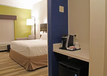 Holiday Inn Express & Suites St. Louis South - I-55 by IHG hotel thumbnail 5