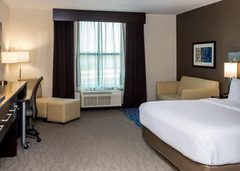 Holiday Inn Paducah Riverfront by IHG hotel thumbnail 2