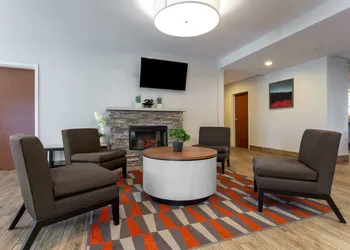 Microtel Inn & Suites by Wyndham Niagara Falls hotel thumbnail 2