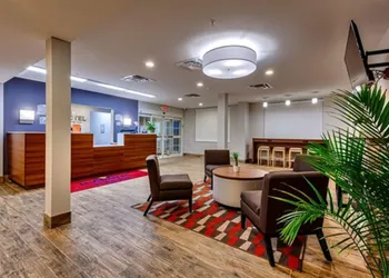 Microtel Inn & Suites by Wyndham Niagara Falls hotel thumbnail 5