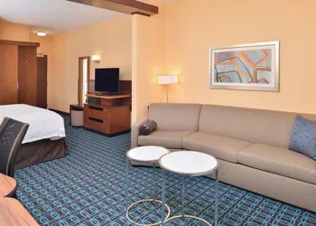 Fairfield Inn & Suites by Marriott Warrensburg hotel thumbnail 4