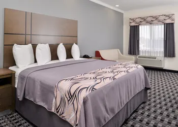 Crystal Inn & Suites IAH Humble hotel thumbnail 8