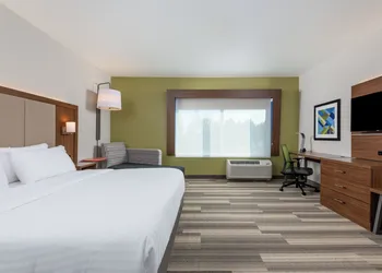 Holiday Inn Express Queensbury - Lake George Area by IHG hotel thumbnail 2