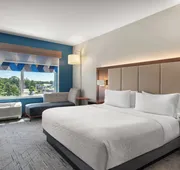 Holiday Inn Express Queensbury - Lake George Area by IHG hotel detail image 4