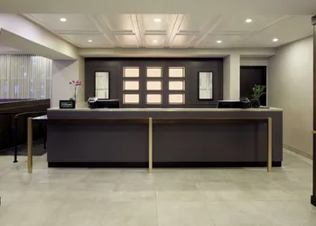 DoubleTree by Hilton Montreal Airport hotel thumbnail 3