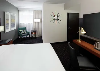 DoubleTree by Hilton Montreal Airport hotel thumbnail 4