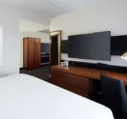 DoubleTree by Hilton Montreal Airport hotel detail image 5