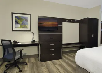 Holiday Inn Express & Suites Brookshire - Katy Freeway by IHG hotel thumbnail 6