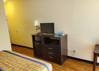 Days Inn by Wyndham Macon I-75 North hotel thumbnail 2