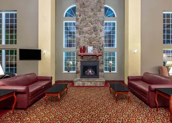 Four Seasons Island Resort hotel thumbnail 2