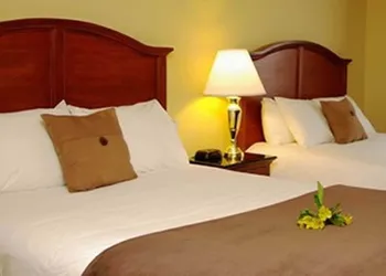 Four Seasons Island Resort hotel thumbnail 5
