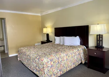 Economy Motel hotel thumbnail 3