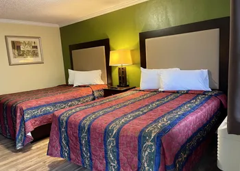 Economy Motel hotel thumbnail 4