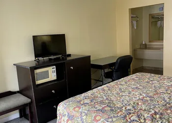 Economy Motel hotel thumbnail 5