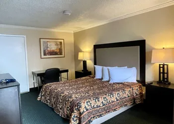 Economy Motel hotel thumbnail 6