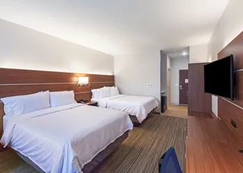 Holiday Inn Express & Suites Lenexa - Overland Park Area by IHG hotel thumbnail 2