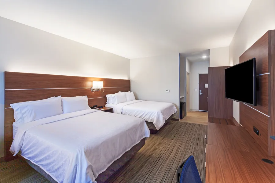 Holiday Inn Express & Suites Lenexa - Overland Park Area by IHG hotel detail image 2