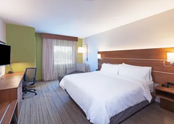 Holiday Inn Express & Suites Lenexa - Overland Park Area by IHG hotel thumbnail 8