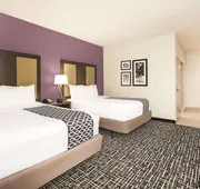 La Quinta Inn & Suites by Wyndham Dallas Plano - The Colony hotel detail image 4
