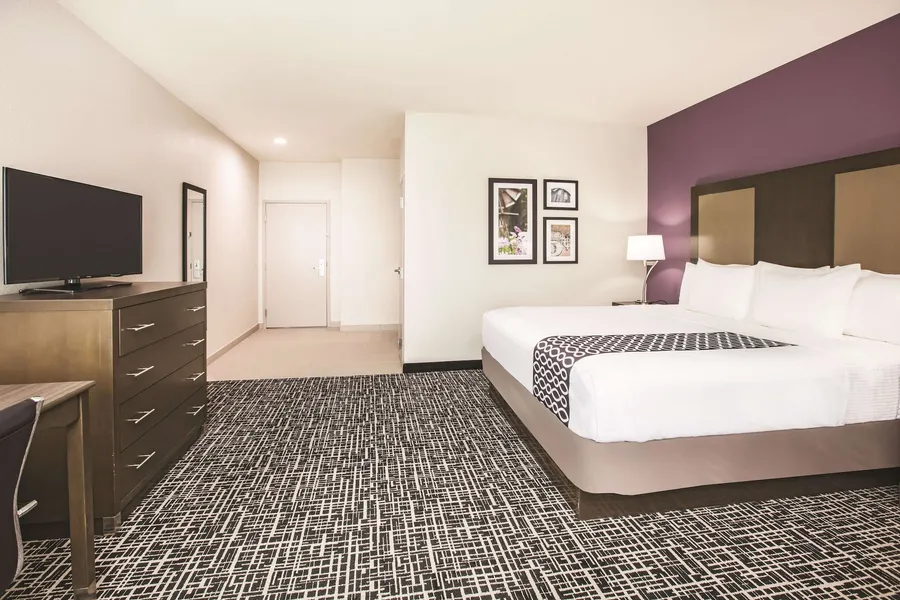 La Quinta Inn & Suites by Wyndham Dallas Plano - The Colony hotel detail image 6