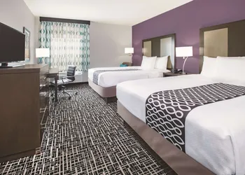 La Quinta Inn & Suites by Wyndham Dallas Plano - The Colony hotel thumbnail 8