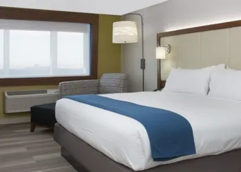 Holiday Inn Express & Suites Southgate - Detroit Area by IHG hotel thumbnail 2