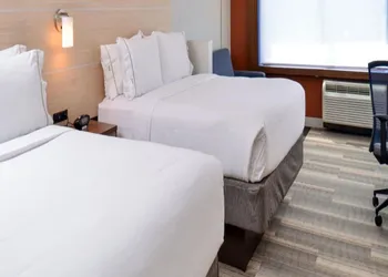 Holiday Inn Express & Suites Southgate - Detroit Area by IHG hotel thumbnail 3