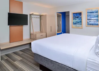 Holiday Inn Express & Suites Southgate - Detroit Area by IHG hotel thumbnail 7