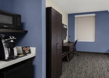 Holiday Inn Express Kansas City Downtown by IHG hotel thumbnail 3