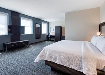 Holiday Inn Express Kansas City Downtown by IHG hotel thumbnail 5
